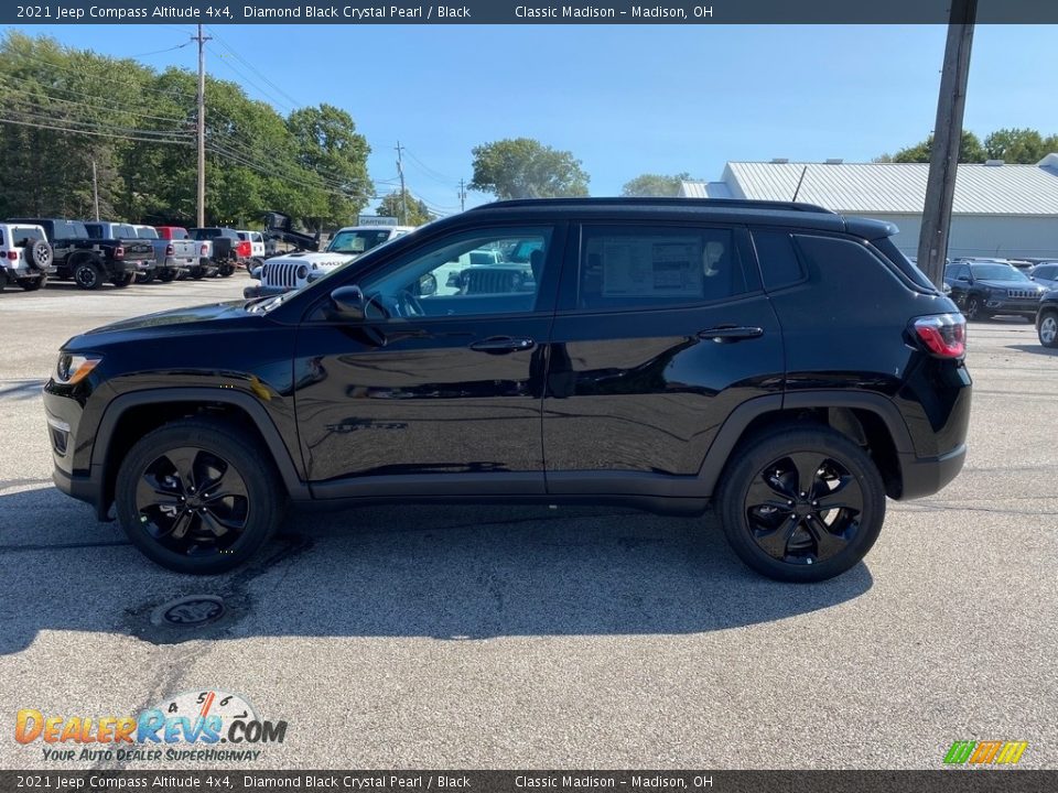 2021 Jeep Compass Altitude 4x4 Diamond Black Crystal Pearl / Black Photo #8