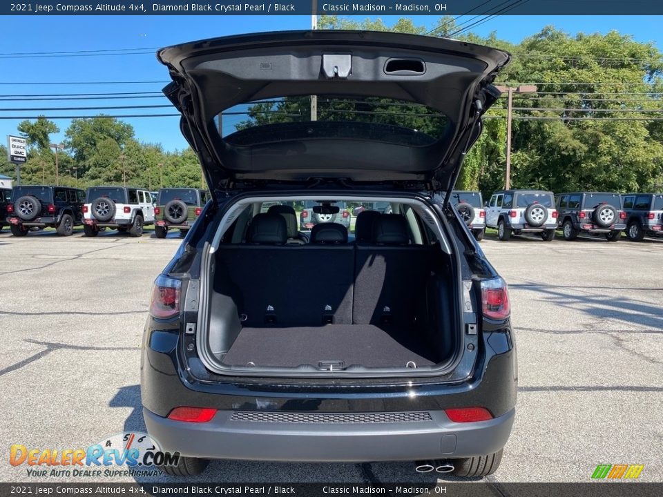 2021 Jeep Compass Altitude 4x4 Diamond Black Crystal Pearl / Black Photo #11