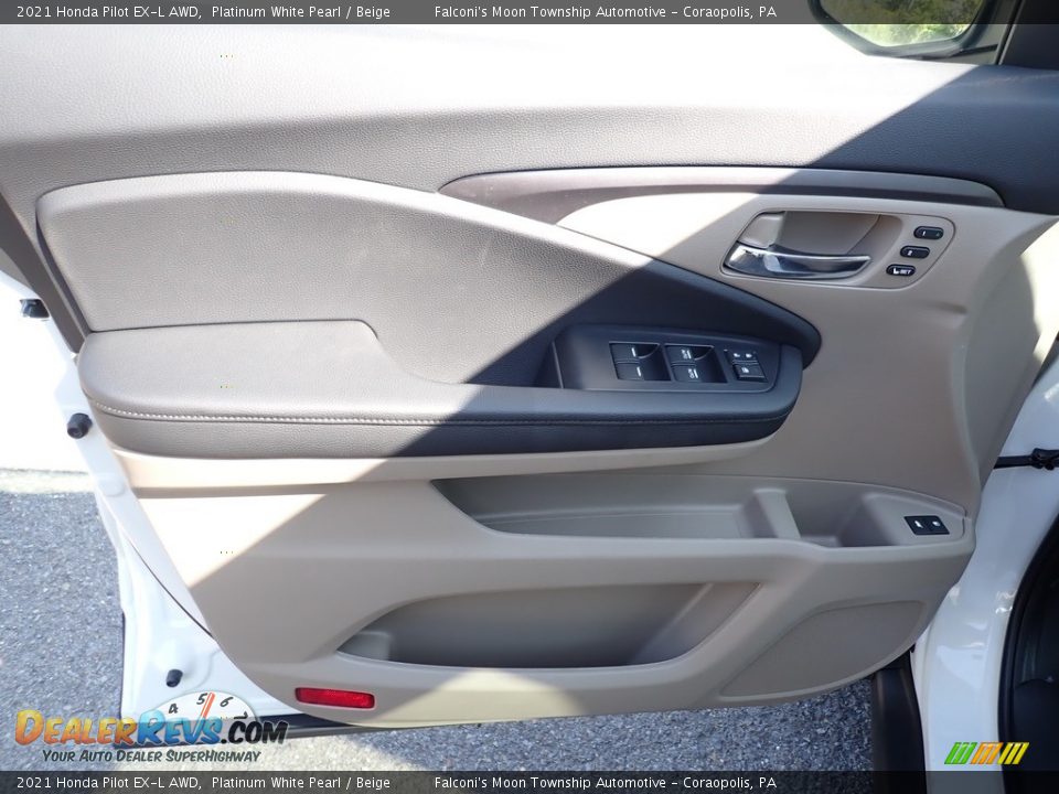Door Panel of 2021 Honda Pilot EX-L AWD Photo #9