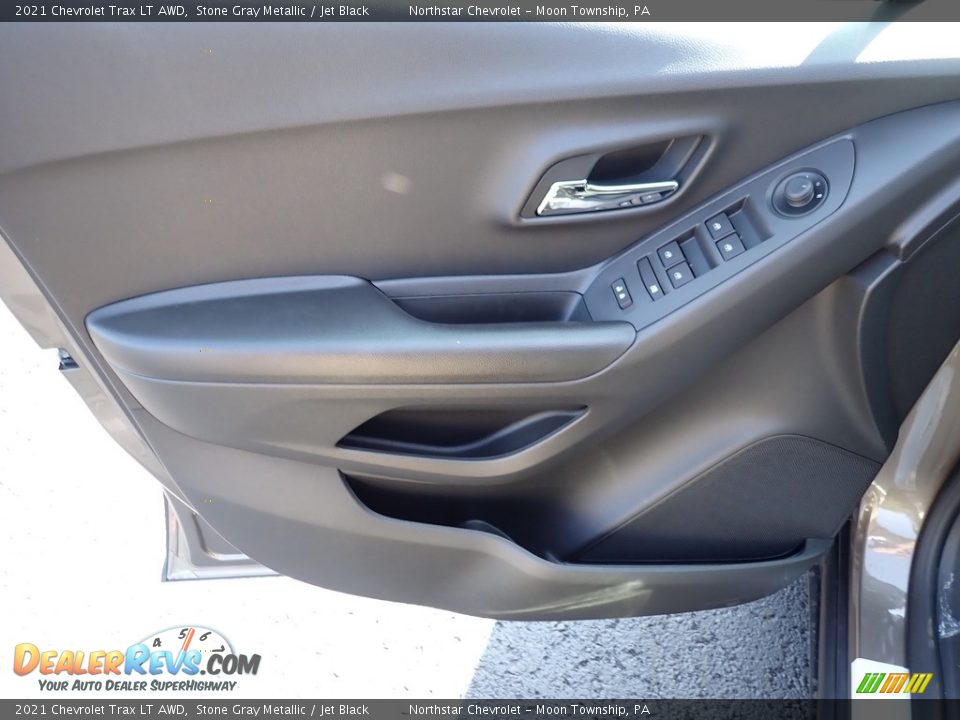 Door Panel of 2021 Chevrolet Trax LT AWD Photo #14