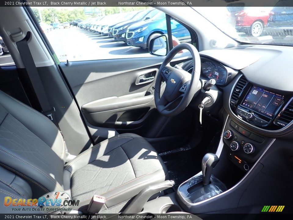 2021 Chevrolet Trax LT Black Cherry Metallic / Jet Black Photo #11