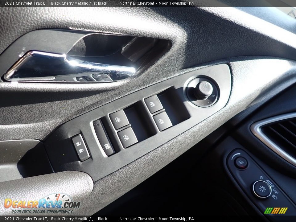 2021 Chevrolet Trax LT Black Cherry Metallic / Jet Black Photo #19
