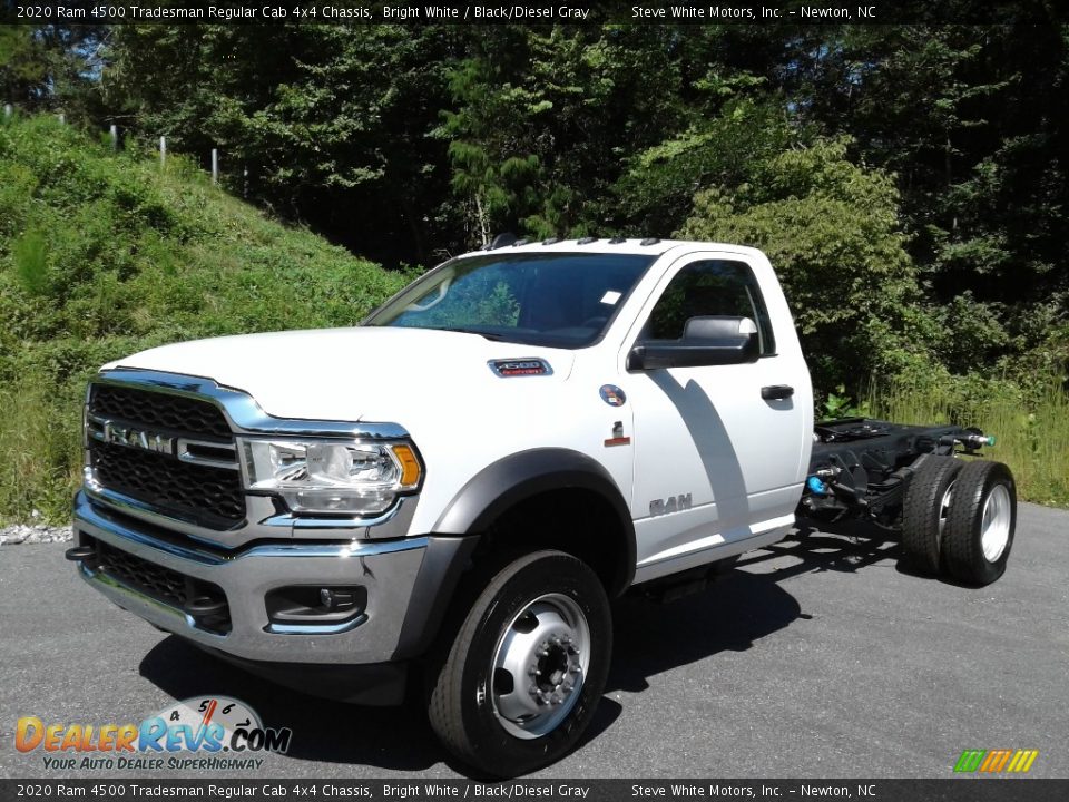 Front 3/4 View of 2020 Ram 4500 Tradesman Regular Cab 4x4 Chassis Photo #2