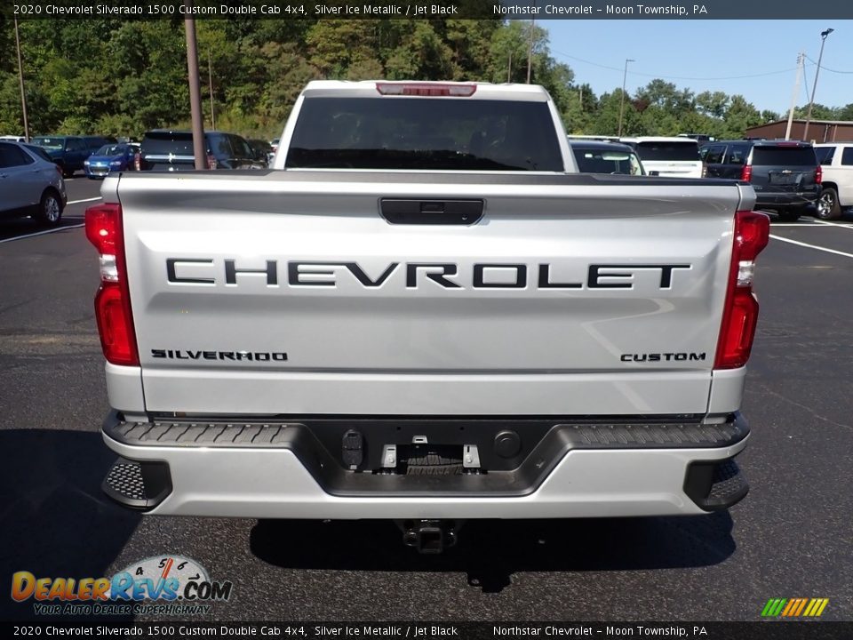 2020 Chevrolet Silverado 1500 Custom Double Cab 4x4 Silver Ice Metallic / Jet Black Photo #4