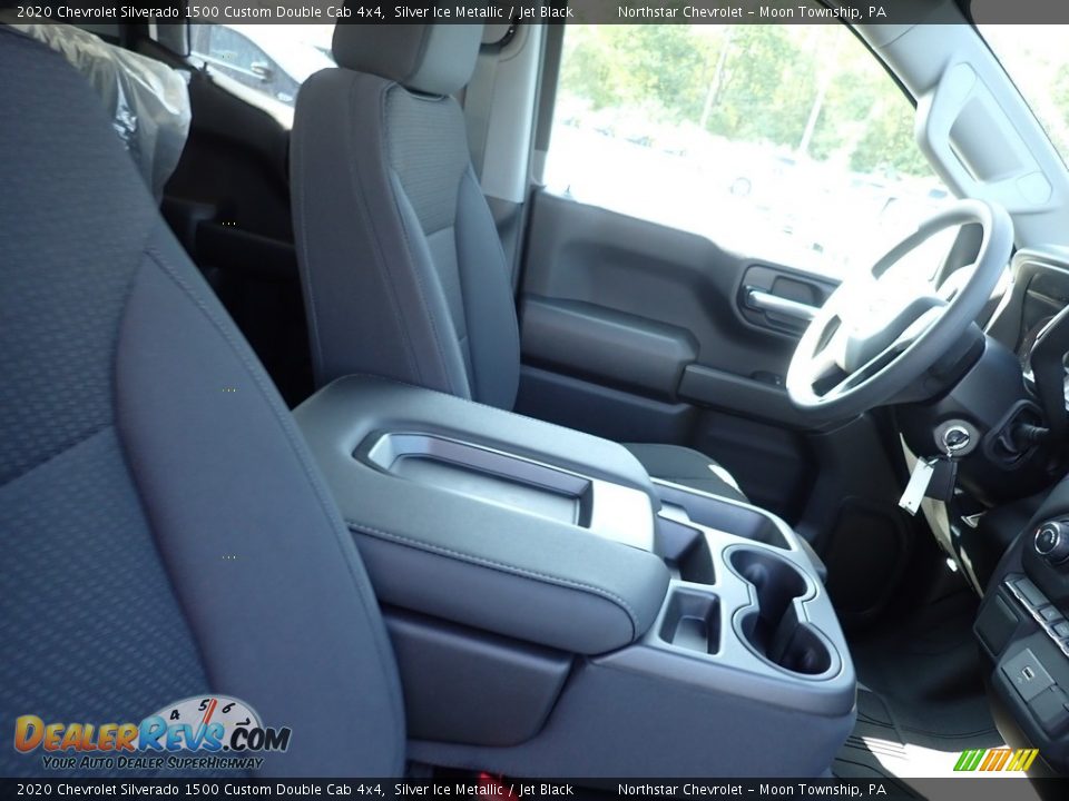 2020 Chevrolet Silverado 1500 Custom Double Cab 4x4 Silver Ice Metallic / Jet Black Photo #9