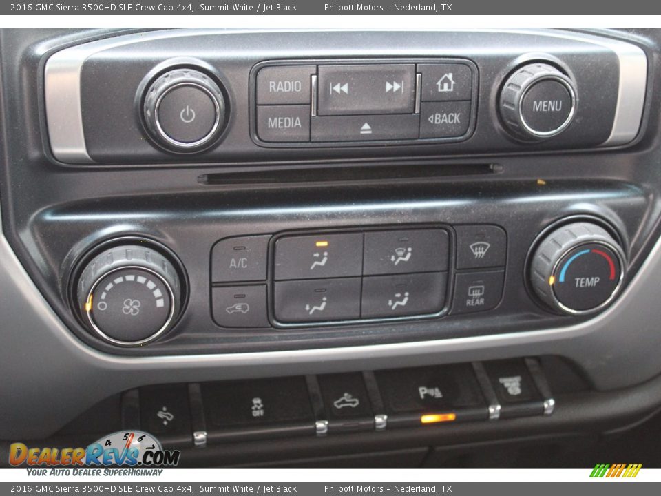 Controls of 2016 GMC Sierra 3500HD SLE Crew Cab 4x4 Photo #21