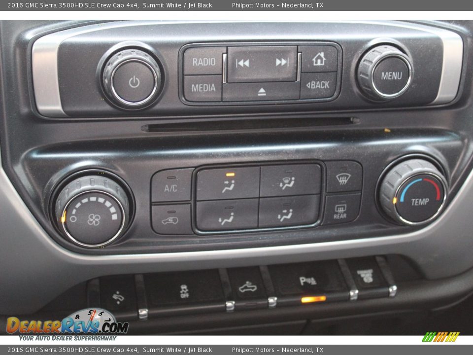 Controls of 2016 GMC Sierra 3500HD SLE Crew Cab 4x4 Photo #21