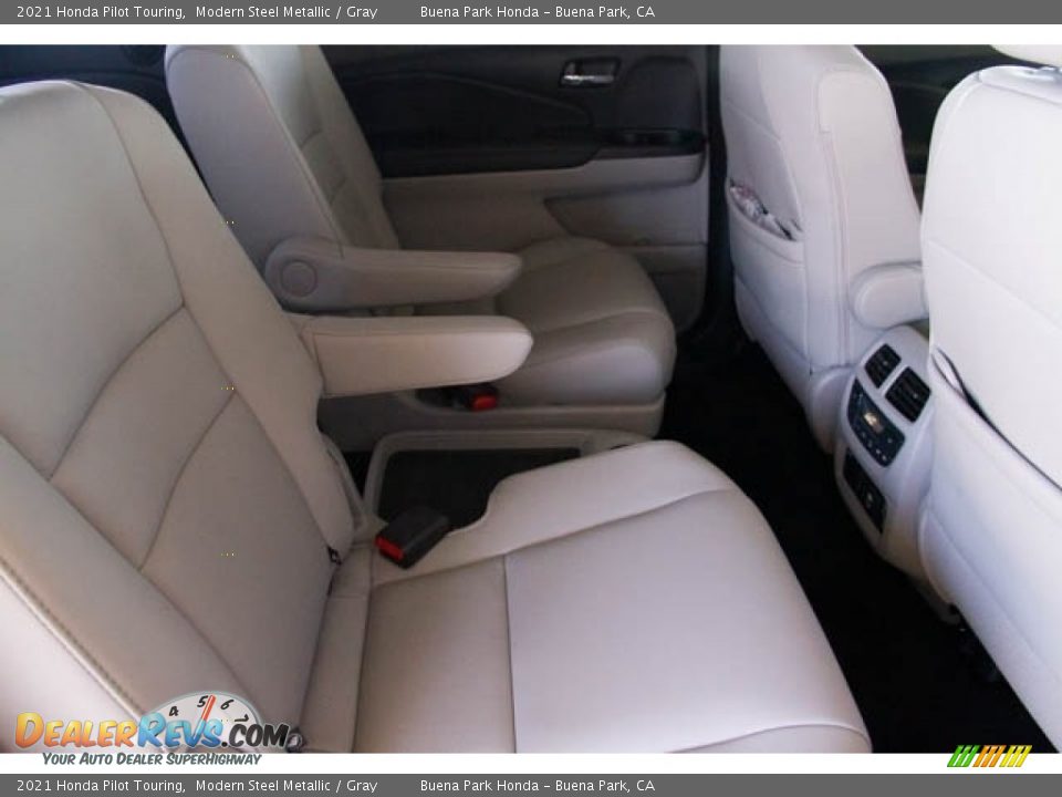 2021 Honda Pilot Touring Modern Steel Metallic / Gray Photo #30