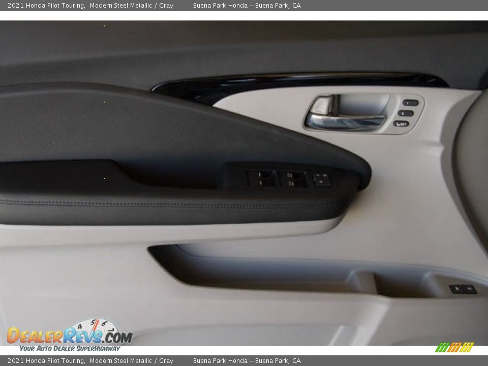 2021 Honda Pilot Touring Modern Steel Metallic / Gray Photo #36