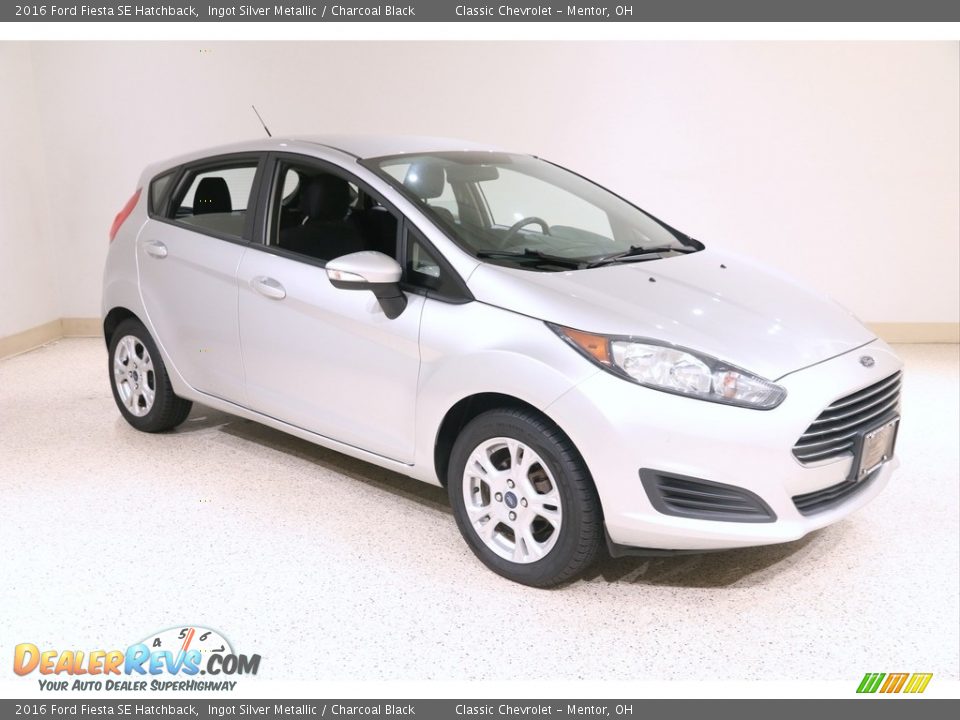 2016 Ford Fiesta SE Hatchback Ingot Silver Metallic / Charcoal Black Photo #1