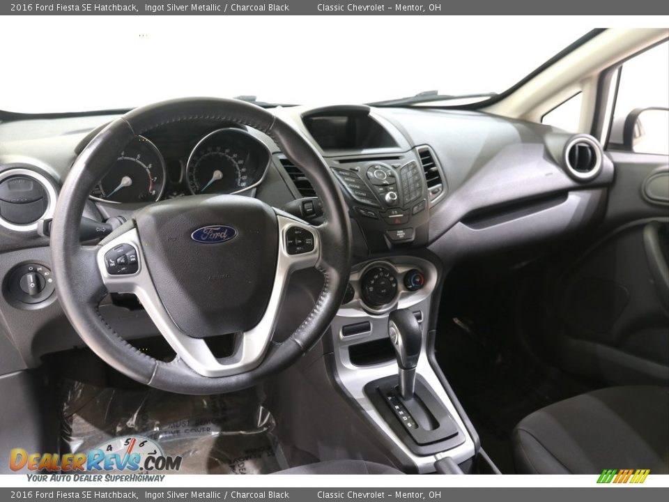 2016 Ford Fiesta SE Hatchback Ingot Silver Metallic / Charcoal Black Photo #6