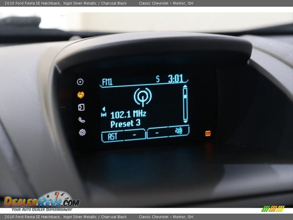 2016 Ford Fiesta SE Hatchback Ingot Silver Metallic / Charcoal Black Photo #10