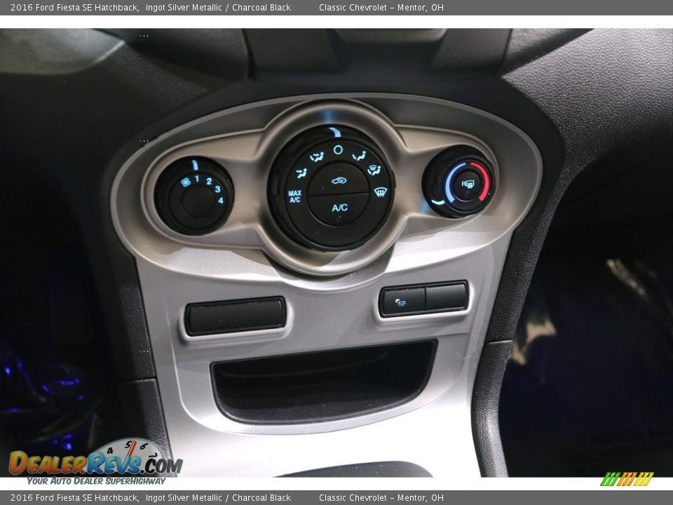 2016 Ford Fiesta SE Hatchback Ingot Silver Metallic / Charcoal Black Photo #12