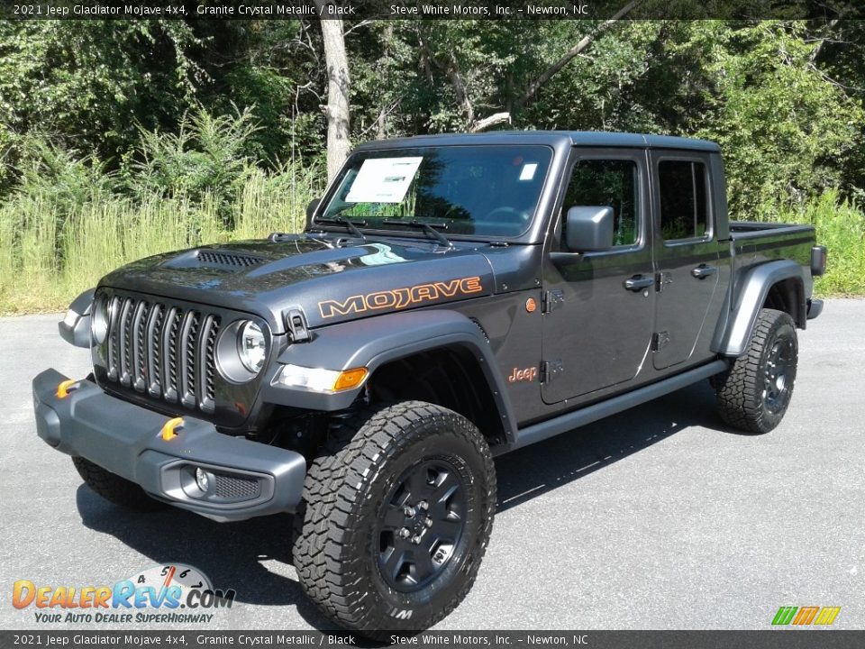 Front 3/4 View of 2021 Jeep Gladiator Mojave 4x4 Photo #2