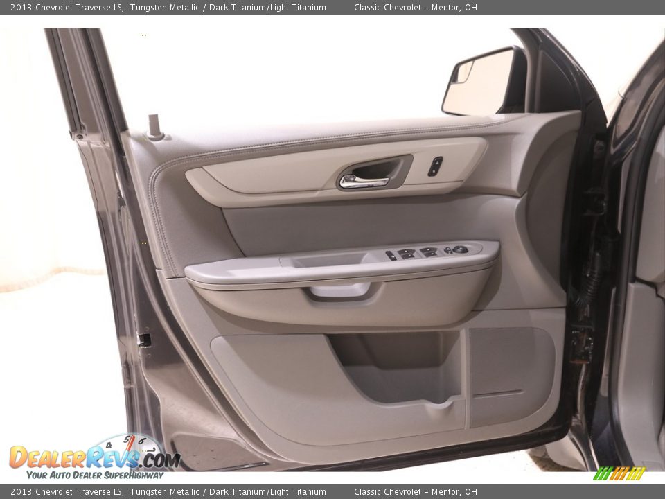 Door Panel of 2013 Chevrolet Traverse LS Photo #4