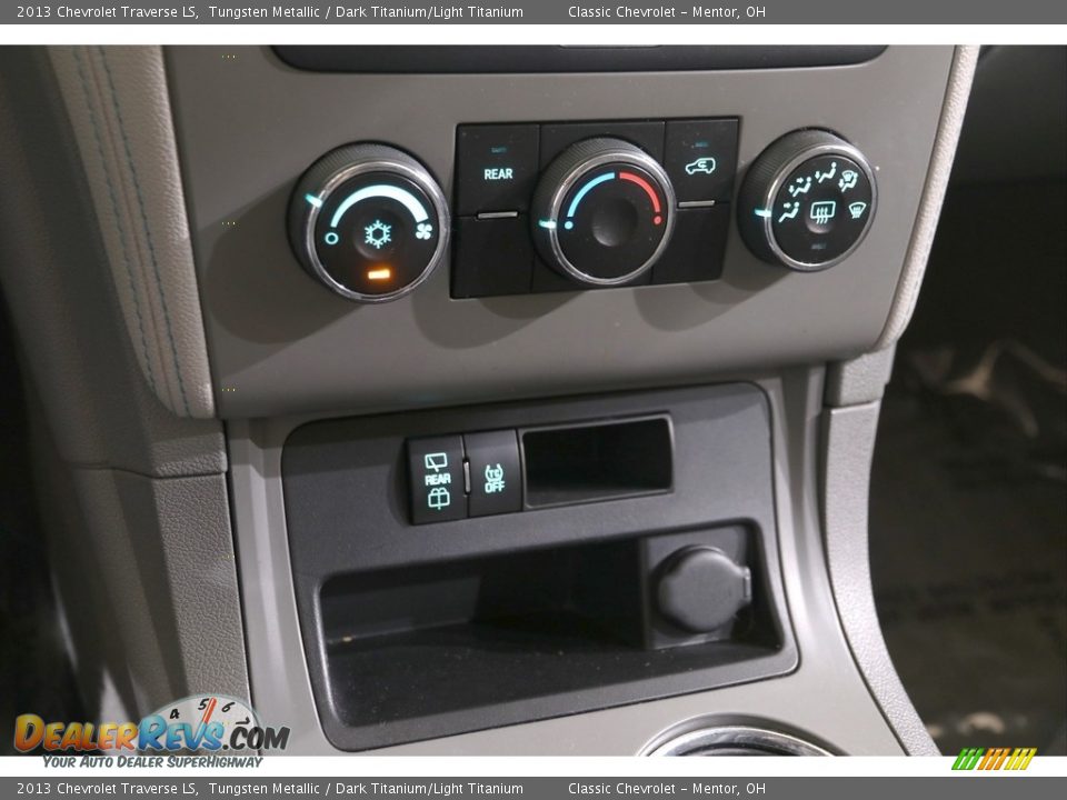 Controls of 2013 Chevrolet Traverse LS Photo #15