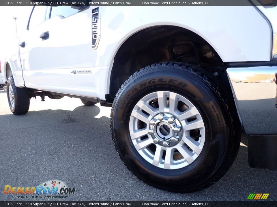 2019 Ford F250 Super Duty XLT Crew Cab 4x4 Oxford White / Earth Gray Photo #3