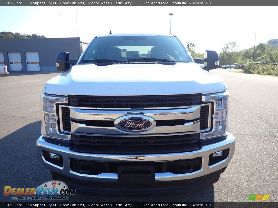 2019 Ford F250 Super Duty XLT Crew Cab 4x4 Oxford White / Earth Gray Photo #4