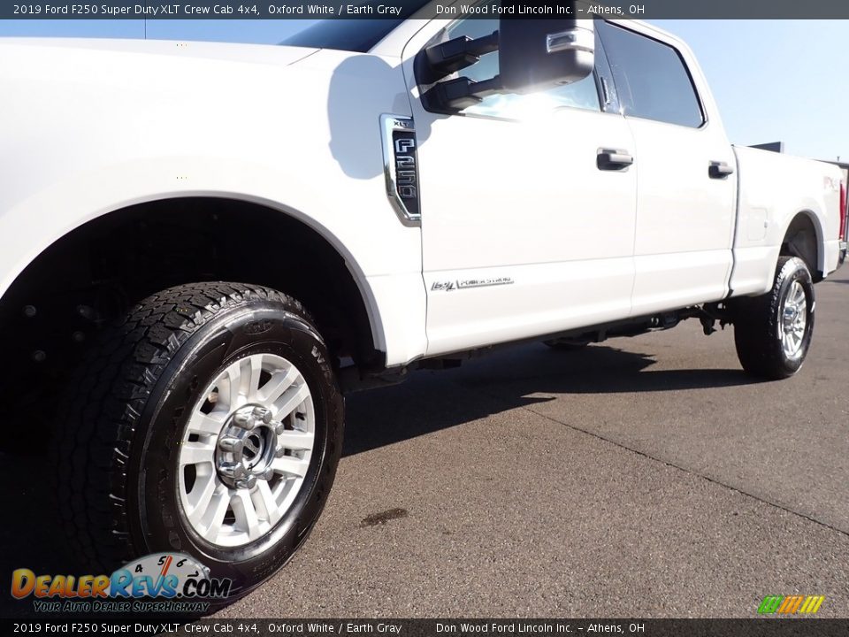 2019 Ford F250 Super Duty XLT Crew Cab 4x4 Oxford White / Earth Gray Photo #8
