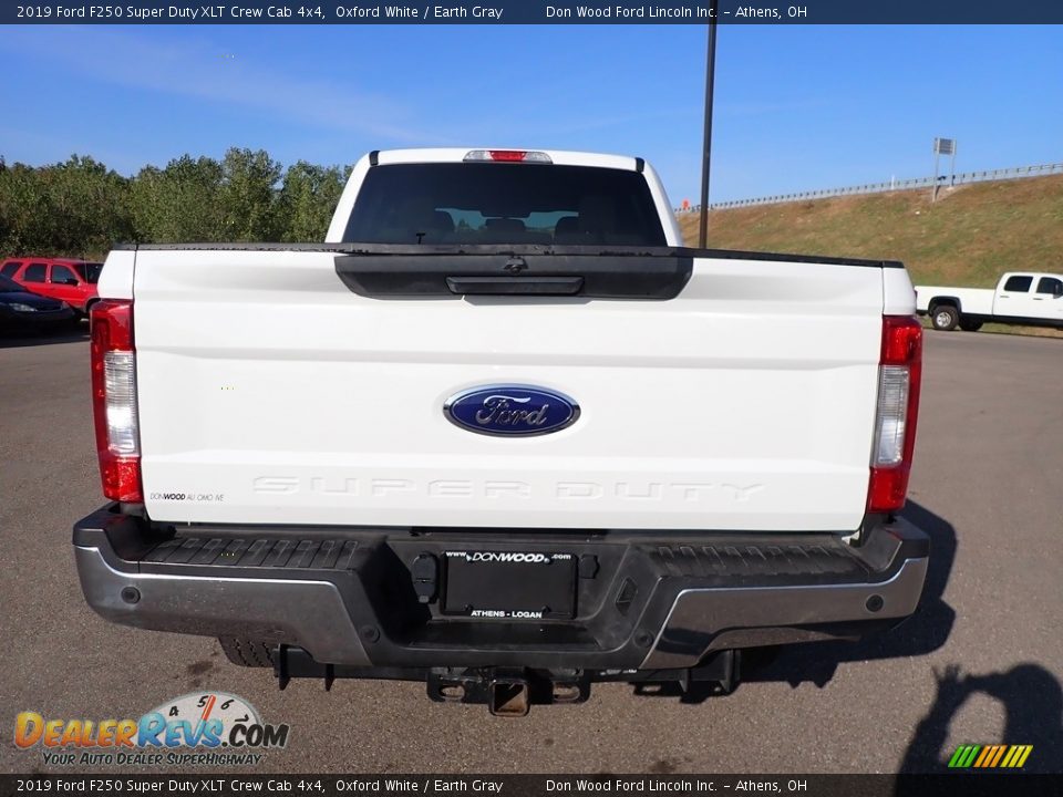2019 Ford F250 Super Duty XLT Crew Cab 4x4 Oxford White / Earth Gray Photo #11