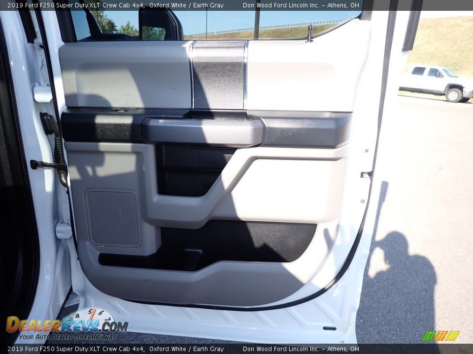 2019 Ford F250 Super Duty XLT Crew Cab 4x4 Oxford White / Earth Gray Photo #21