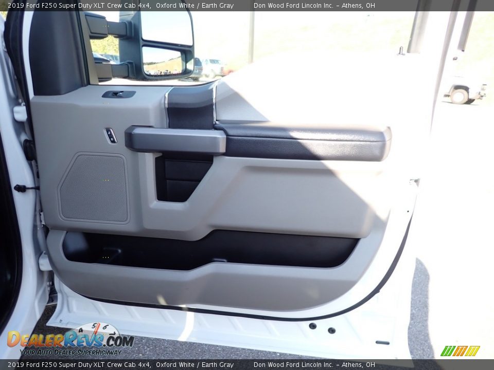 2019 Ford F250 Super Duty XLT Crew Cab 4x4 Oxford White / Earth Gray Photo #23