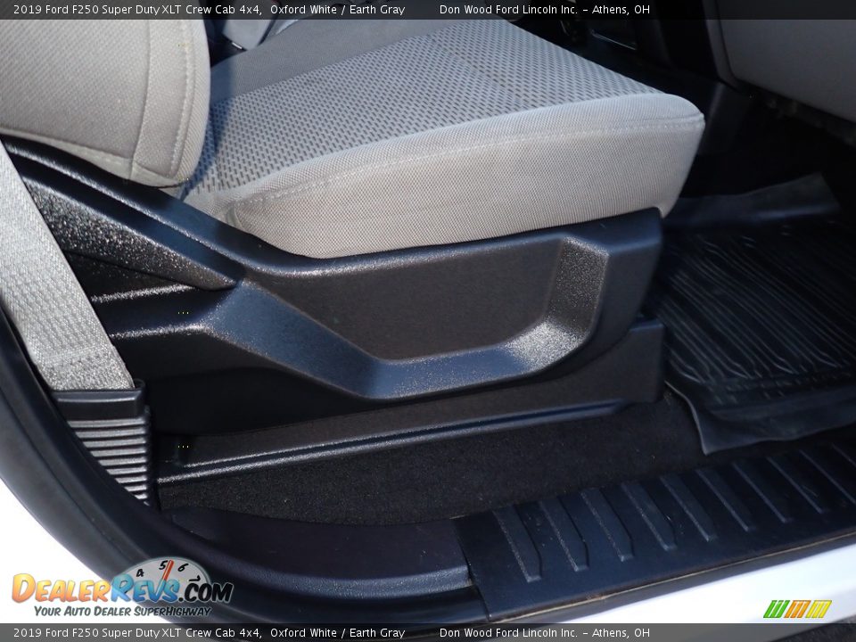 2019 Ford F250 Super Duty XLT Crew Cab 4x4 Oxford White / Earth Gray Photo #24