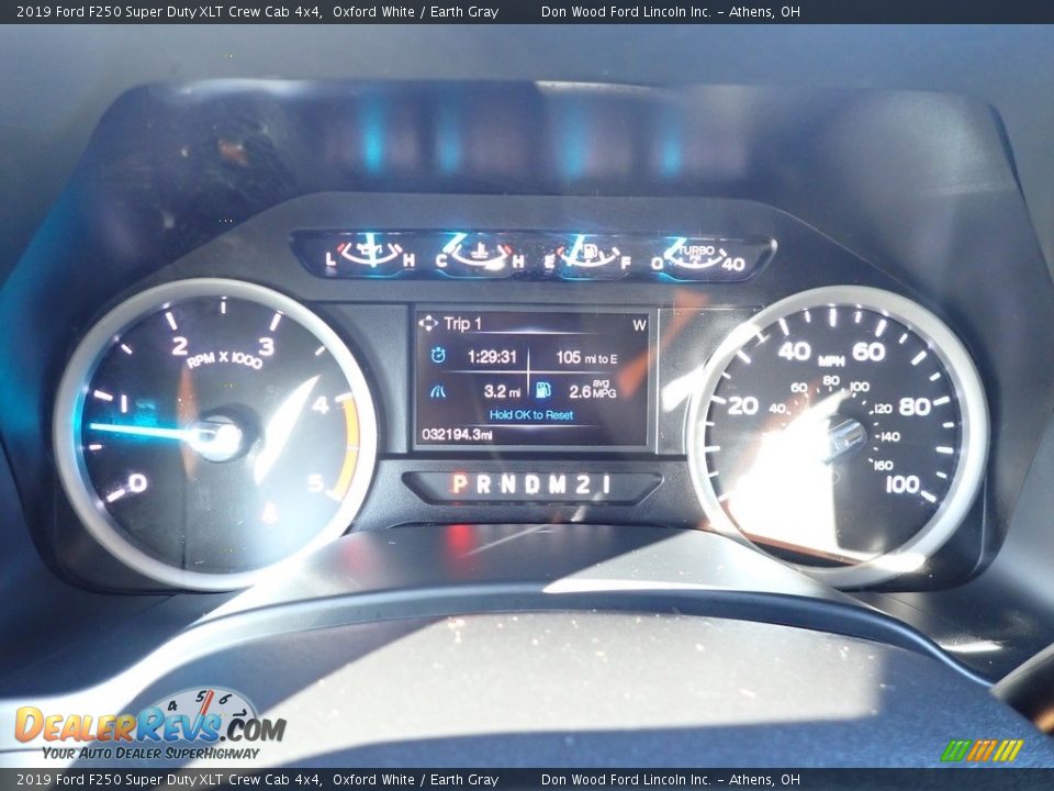 2019 Ford F250 Super Duty XLT Crew Cab 4x4 Oxford White / Earth Gray Photo #26