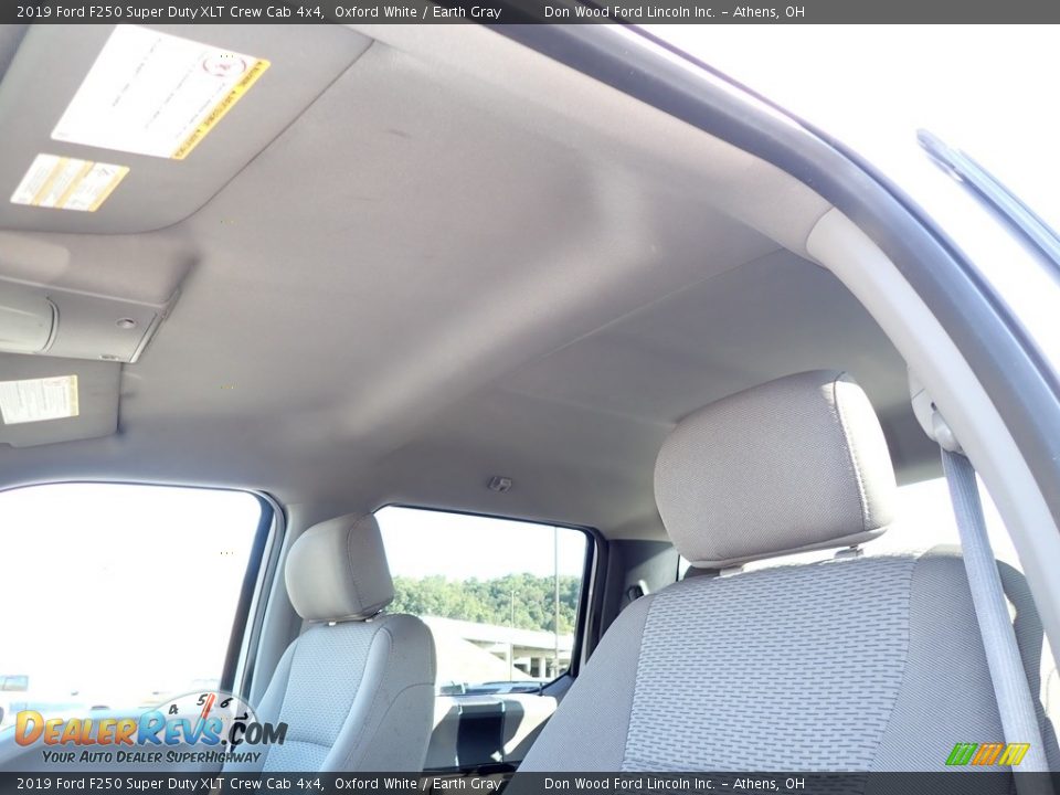 2019 Ford F250 Super Duty XLT Crew Cab 4x4 Oxford White / Earth Gray Photo #30