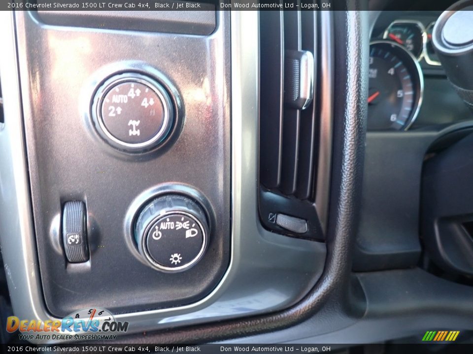 Controls of 2016 Chevrolet Silverado 1500 LT Crew Cab 4x4 Photo #18