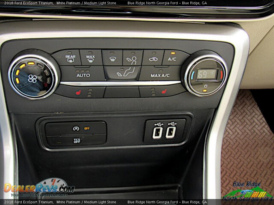 Controls of 2018 Ford EcoSport Titanium Photo #21