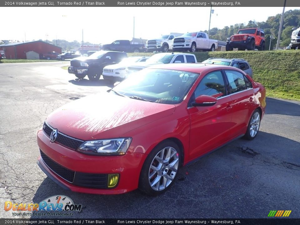 Front 3/4 View of 2014 Volkswagen Jetta GLI Photo #1