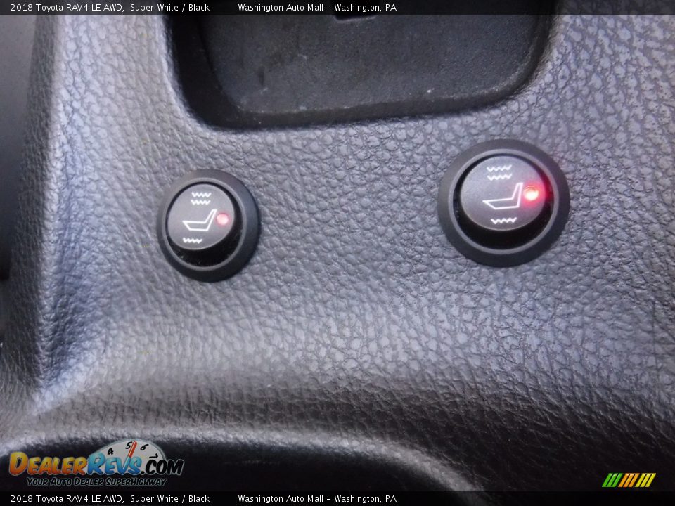 2018 Toyota RAV4 LE AWD Super White / Black Photo #5