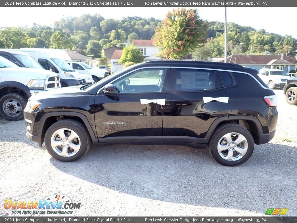 2021 Jeep Compass Latitude 4x4 Diamond Black Crystal Pearl / Black Photo #3