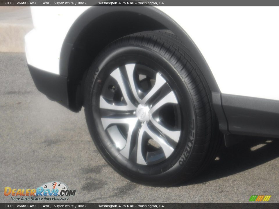 2018 Toyota RAV4 LE AWD Super White / Black Photo #9