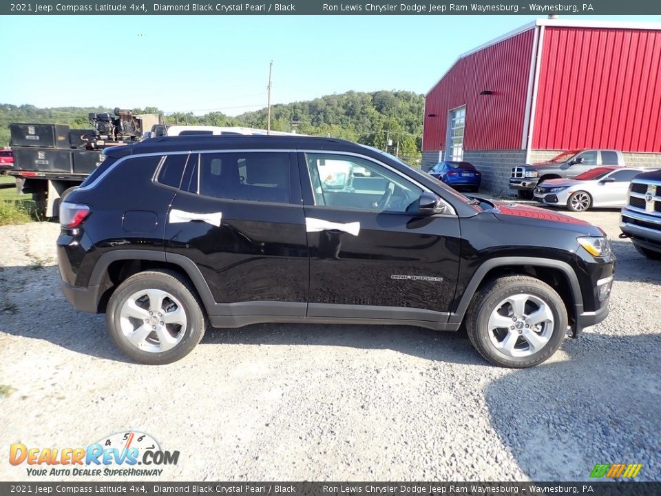 2021 Jeep Compass Latitude 4x4 Diamond Black Crystal Pearl / Black Photo #7