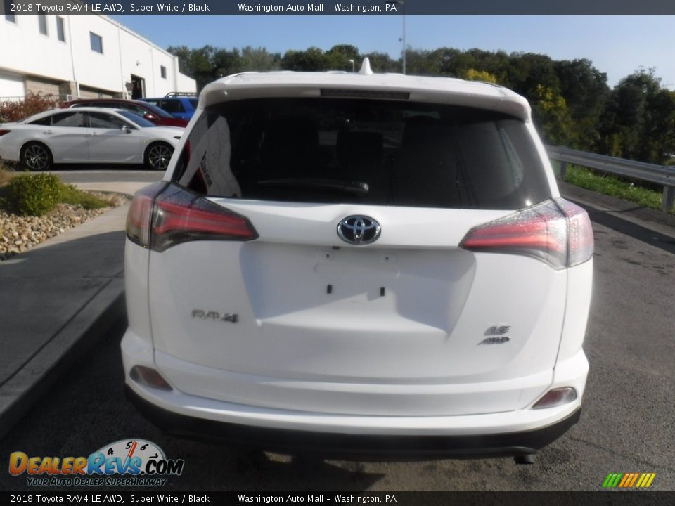 2018 Toyota RAV4 LE AWD Super White / Black Photo #13