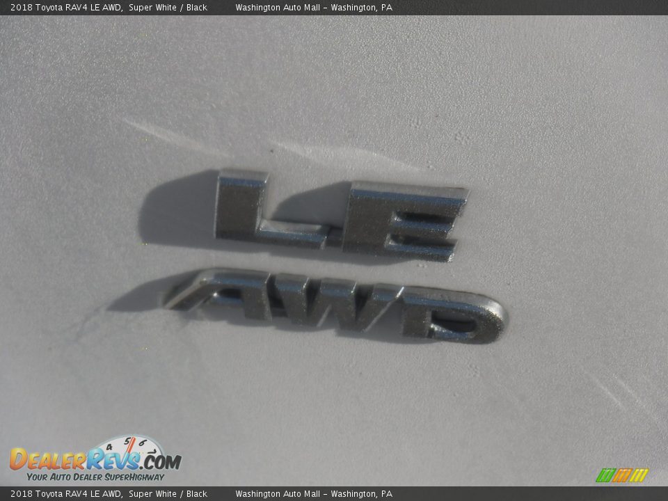 2018 Toyota RAV4 LE AWD Super White / Black Photo #15