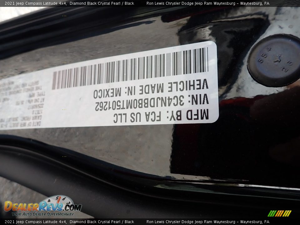 2021 Jeep Compass Latitude 4x4 Diamond Black Crystal Pearl / Black Photo #15