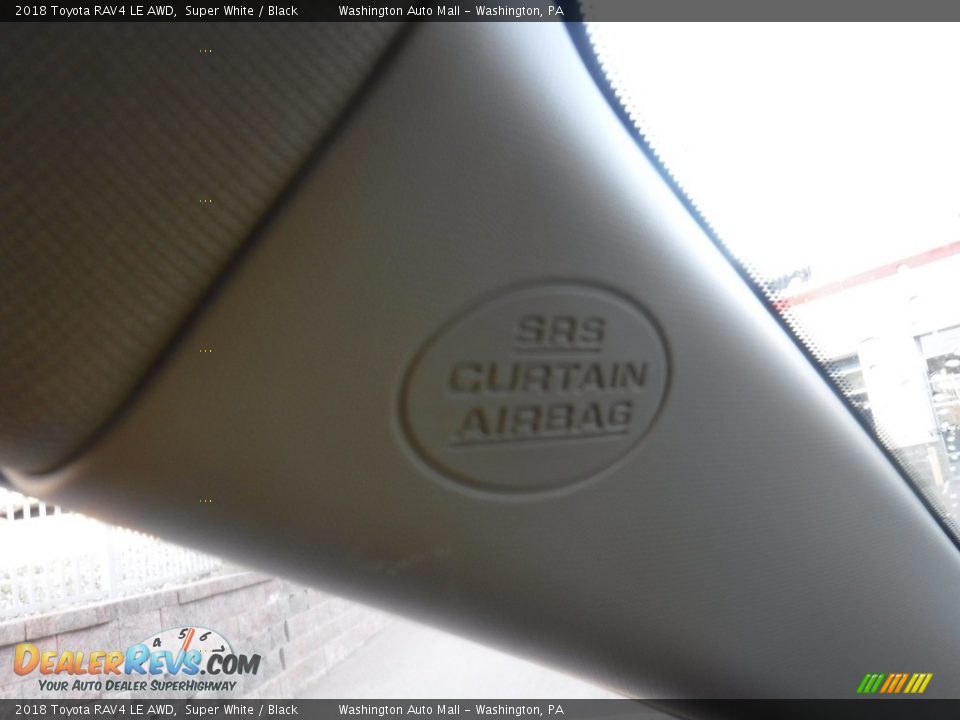 2018 Toyota RAV4 LE AWD Super White / Black Photo #21