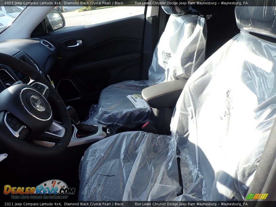 2021 Jeep Compass Latitude 4x4 Diamond Black Crystal Pearl / Black Photo #16