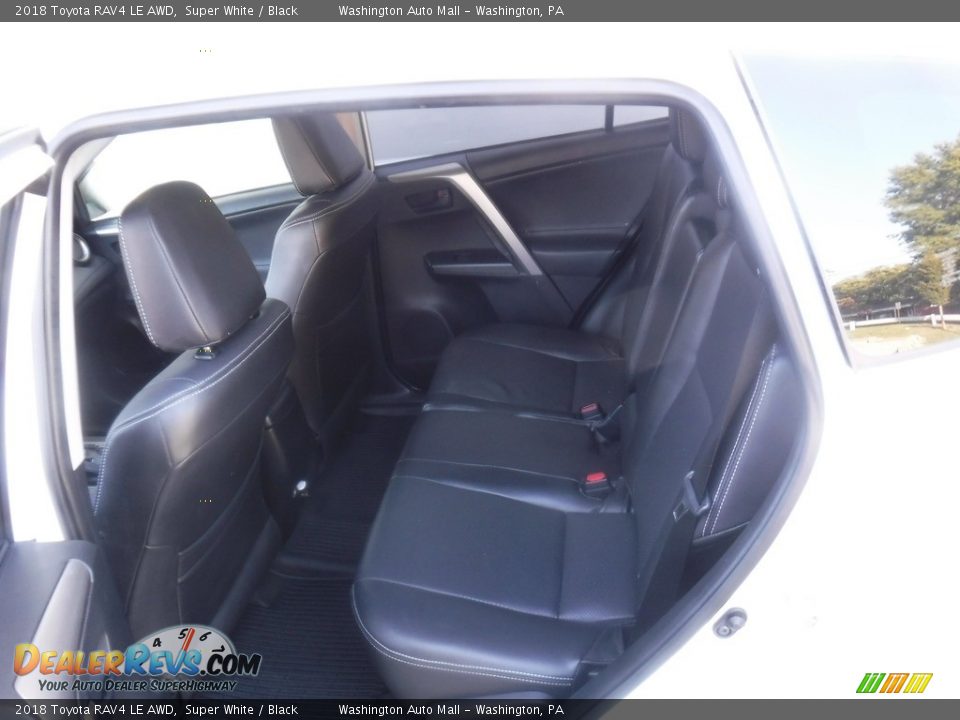 2018 Toyota RAV4 LE AWD Super White / Black Photo #23