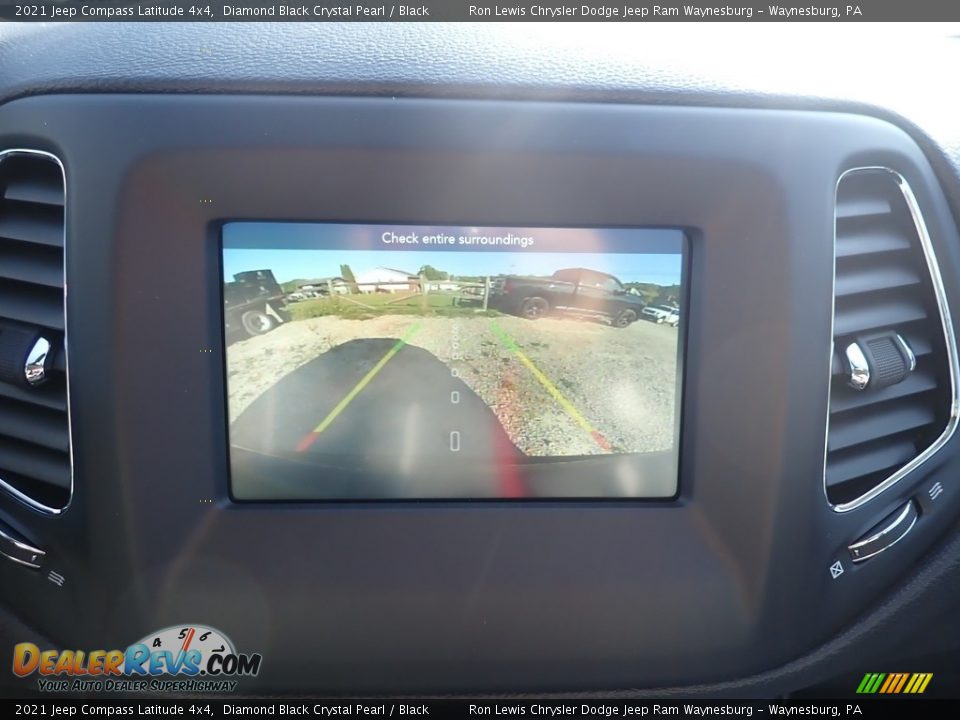 2021 Jeep Compass Latitude 4x4 Diamond Black Crystal Pearl / Black Photo #18