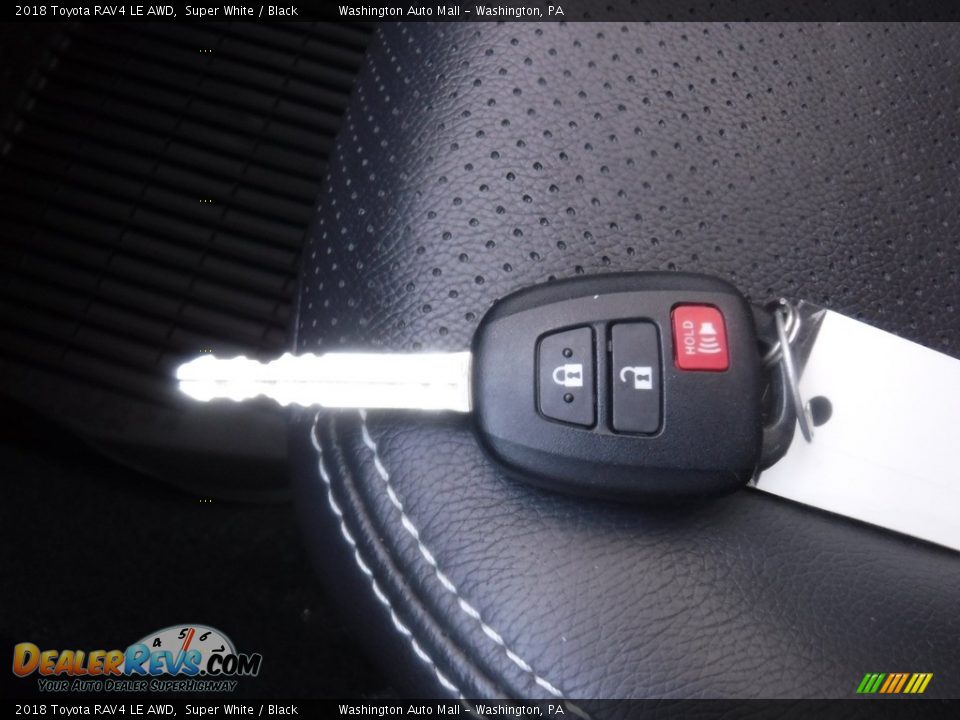 2018 Toyota RAV4 LE AWD Super White / Black Photo #25