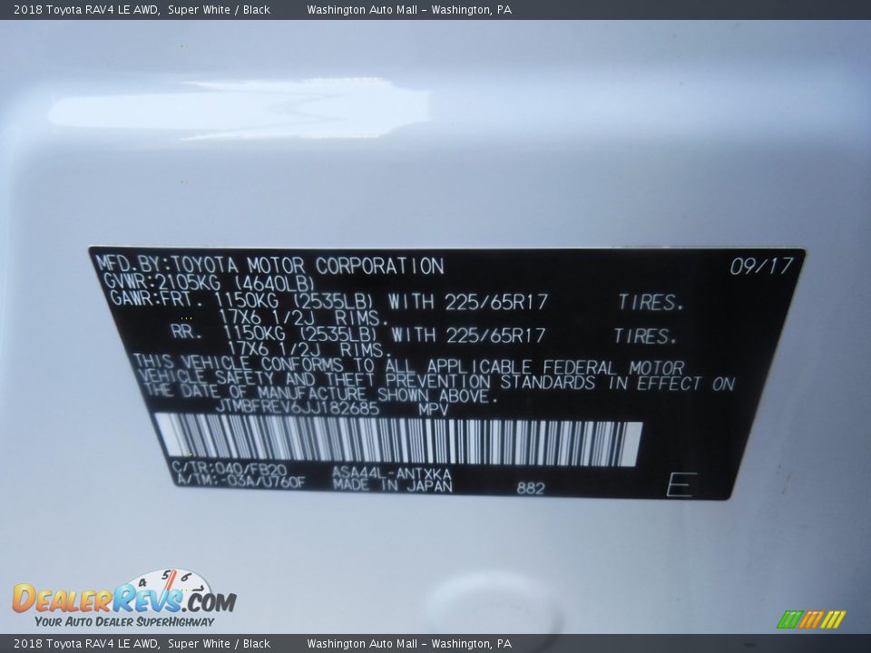 2018 Toyota RAV4 LE AWD Super White / Black Photo #26