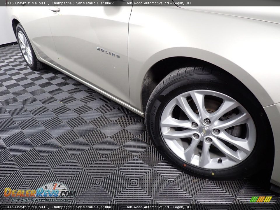 2016 Chevrolet Malibu LT Champagne Silver Metallic / Jet Black Photo #4