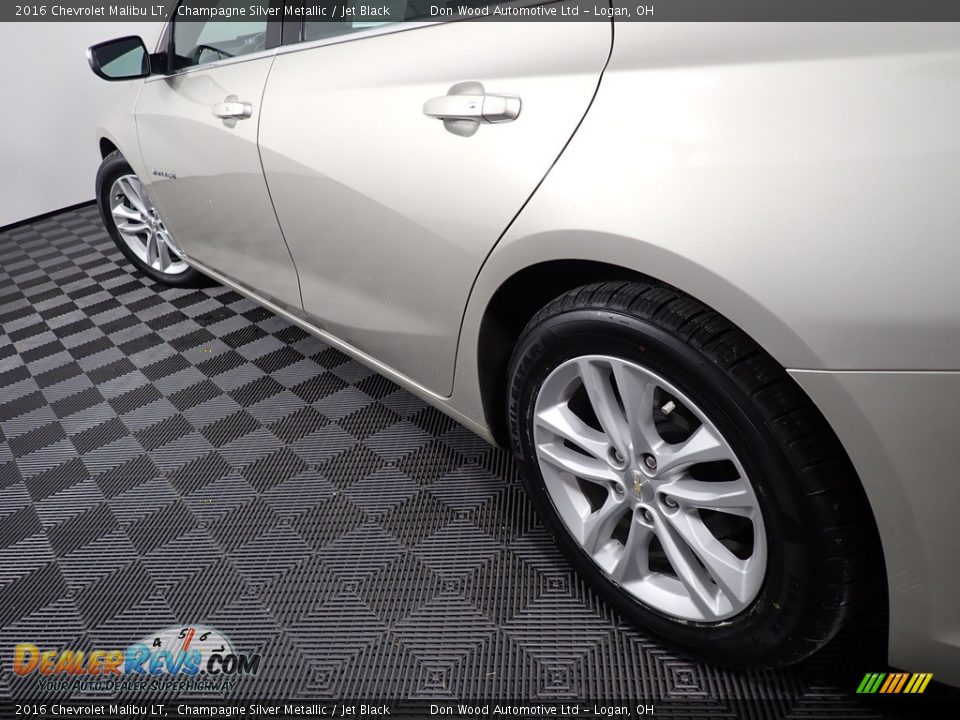 2016 Chevrolet Malibu LT Champagne Silver Metallic / Jet Black Photo #10