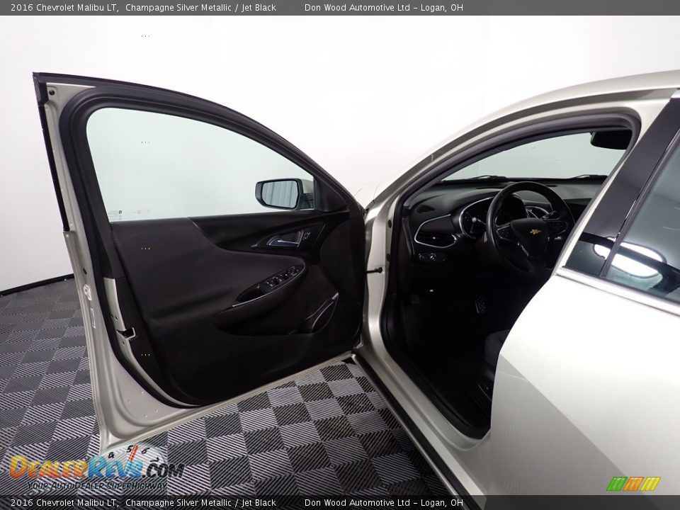 2016 Chevrolet Malibu LT Champagne Silver Metallic / Jet Black Photo #30