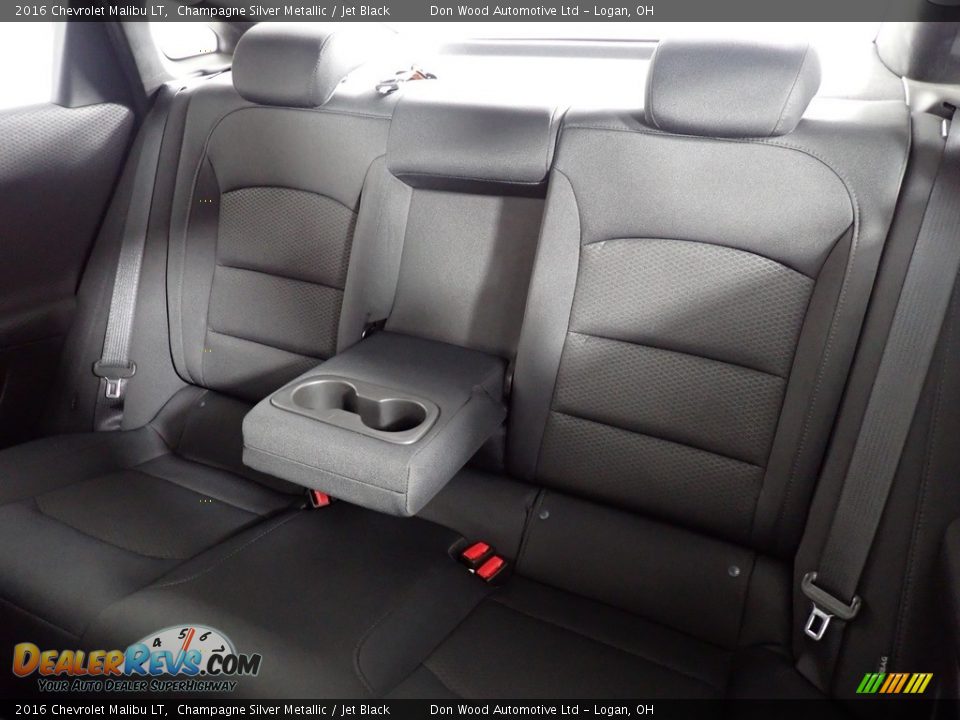 2016 Chevrolet Malibu LT Champagne Silver Metallic / Jet Black Photo #32