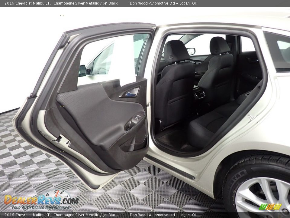 2016 Chevrolet Malibu LT Champagne Silver Metallic / Jet Black Photo #33